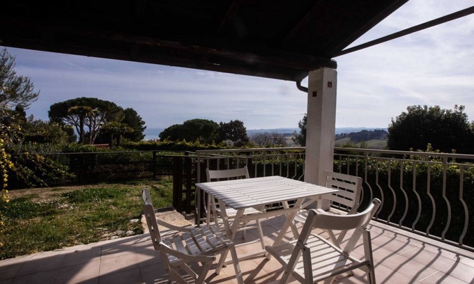Villaggio Taunus Villa | N110 - Numana, villa with garden and sea view