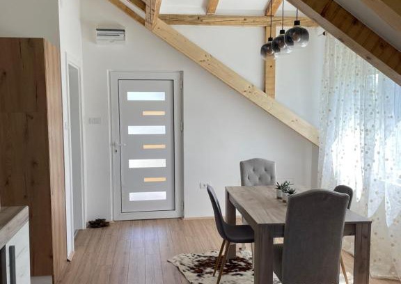 Vrdnik Apartamento | Naš san