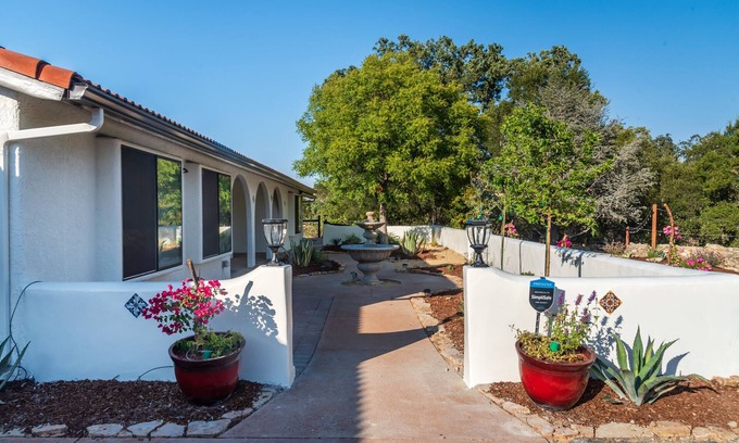 Atascadero Casa | Na Hoku Ranch | Escape to Views, Starry Nights and Fire Pit!