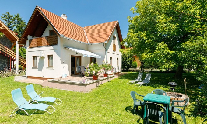 Balatonakali Apartamento | Nadori 2 by Interhome