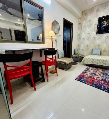 Vrindavan Apartamento | Namah 1 BHK Resort Homestay with KITCHEN -4 min from Prem Mandir