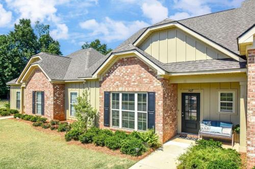 Auburn - Opelika Casa | NamaStay Here In Auburn