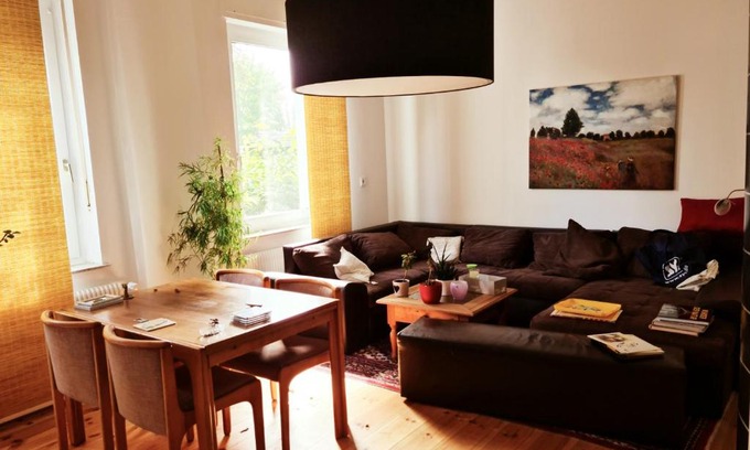 Oberhausen Apartamento | Nana-EG-80m2 sanierter Altbau-Parkplatz-kleiner Garten-WLAN-NETFLIX-2Zimmer-Küche-Dusche-Wanne-Waschmaschine