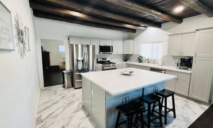 Corrales Casa | Nana’s House in Corrales