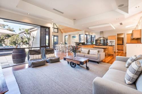 Yallingup Casa | Nanga Mai - Luxe Bushland Haven near Yallingup Beach