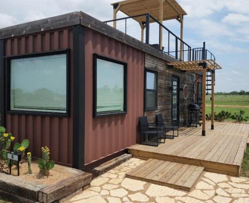 Fredericksburg Casa | Napa Valley Station Rooftop Patio 1br