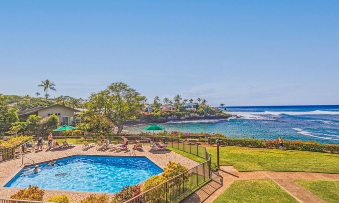 Napili Condominio | Napili Point B33 1 Bedroom Oceanfront Condo 1 Condo by RedAwning