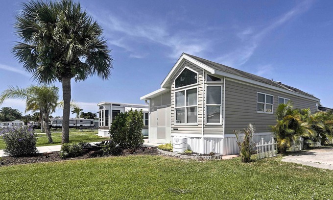North Naples Cabaña | ¡NUEVO! Acogedora casa de Naples con Lanai y piscina compartida!