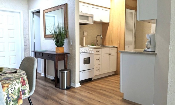 Imperial Golf Estates Condominio | Naples is here to enjoy with your doggies!