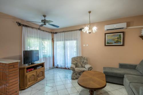 Poroszlo Apartamento | Napsugár Vendégház