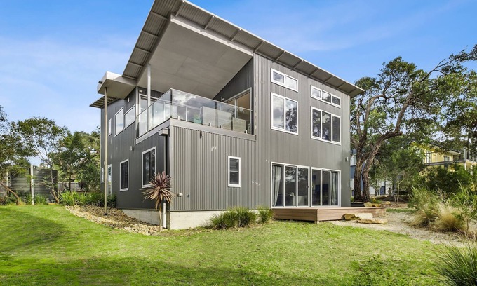 Fairhaven Casa | Narani Way I Walk to Beach I Pet Friendly
