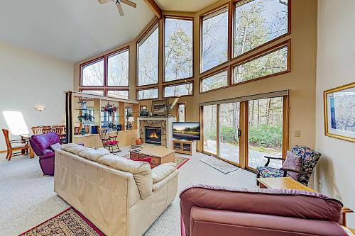 Lake Lure Casa | Narnia on Earth