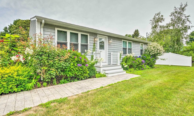 Narragansett Casa | Narragansett Escape by Narrow River & Beaches