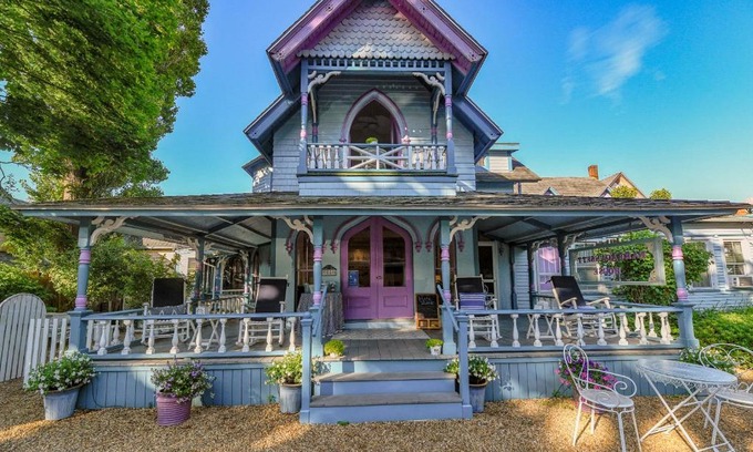 Oak Bluffs Cama Y Desayuno | Narragansett House