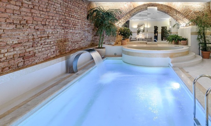 Old Town Hotel | NARUTIS hotel
