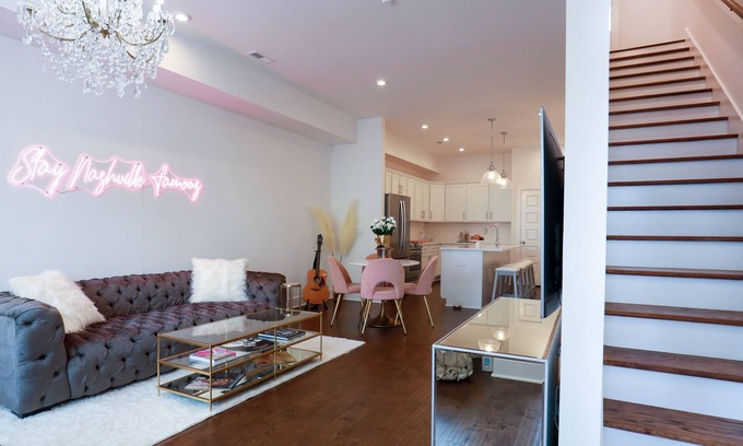 Madison Casa | Nashville Famous - Luxurious Home with Sweeping Rooftop Views