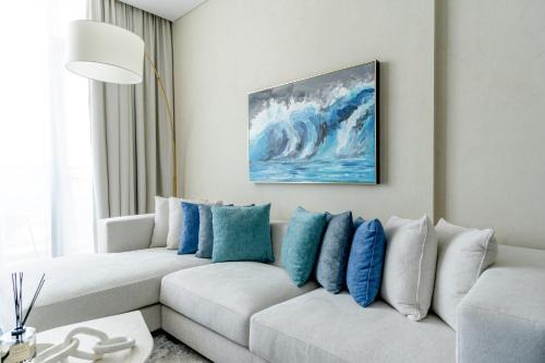 Mina Al Arab Apartamento | Nasma Luxury Stays - Calming Blues Stylish 1BR in Hayat Island