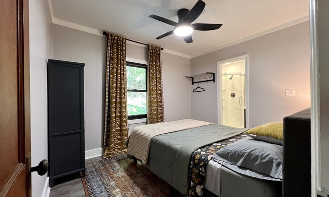 Ellwood City Cabina | Nate’s Cabin at Water’s Edge