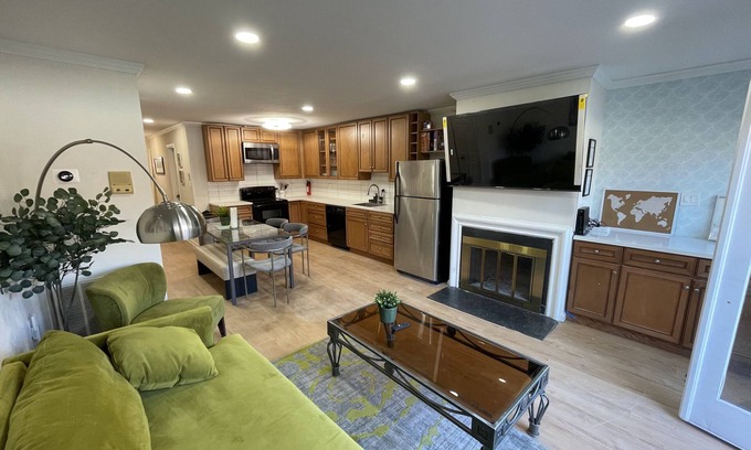 Southwest Casa | Nats Park & Audi Field Home with Free Parking