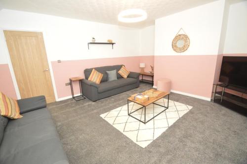 Gateshead Casa | Natural Sanctuary 4 Bedroom - SuiteLivin