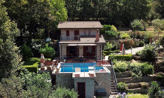 Castell'Umberto Villa | Casa de piedra natural con vista al mar, piscina, Parque Nacional Nebrodi, TV alemana, internet