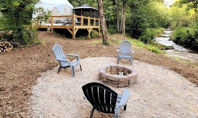Purlear Alquiler De RV | Geodome on creek, great getaway, WIFI & Hot Shower
