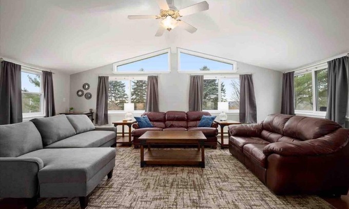 Oneonta Casa | Cooperstown Dreams Park / Village / Hall of Fame Rental - Excelente ubicación en el campo