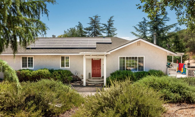 Ramona Casa | Nature Getaway with Game Room, Fire pit & Hot tub