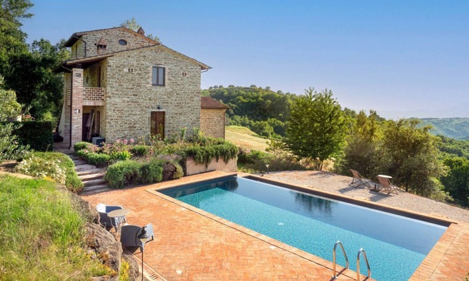 Fratticiola Selvatica Apartamento | Nature's Haven Vigne Apartment in Renovated Farmhouse with Pool