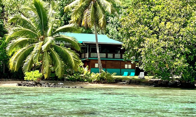Huahine Casa | Nature lover's paradise ~ Luxurious home with private beach & great snorkeling!