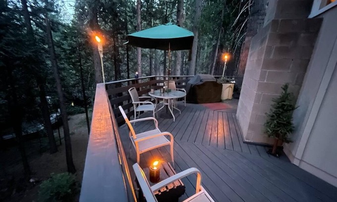 Arnold Chalet De Esquí | Nature Lover's Paradise: Luxurious The Shire - Cubs Crossing Chalet in Sierras