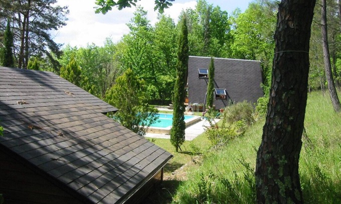 Sagelat Chalet De Esquí | Chalet para amantes de la naturaleza ubicado en el corazón del Perigord con piscina climatizada
