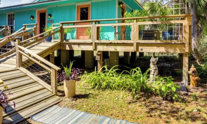 Apalachicola Cabaña | Nature lover’s cottage Kayak or relax on Mitchell Creek -3 miles to Apalachicola