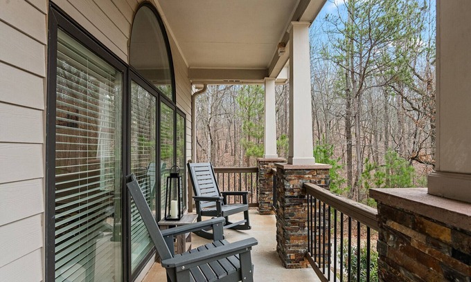 Rockdale County Casa | Nature Lover’s Haven- Lake, Fire Pit and Play Area