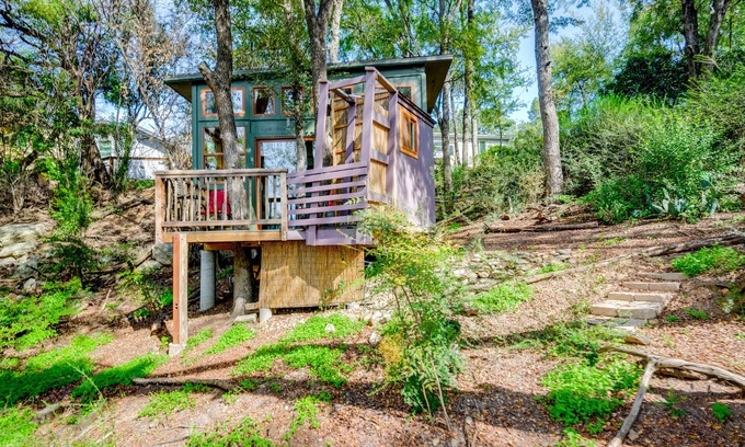 East MLK Casa | Nature meets charm at peaceful east side 3 bdrm