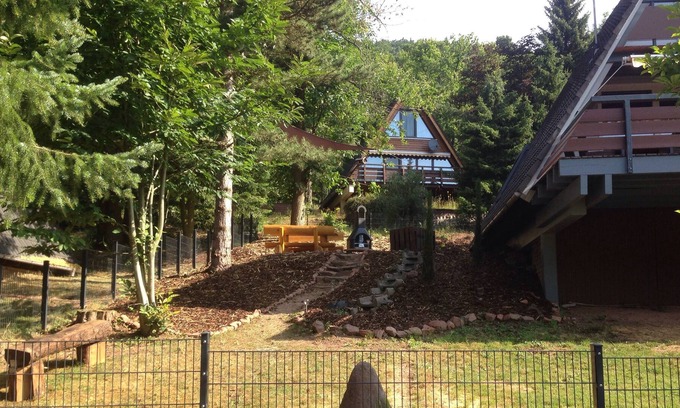 Leinsweiler Casa | La naturaleza se encuentra con el diseño, 2 habitaciones, 4 personas, estufa de leña, televisión satelital, TV LED, Wi-Fi, aire acondicionado
