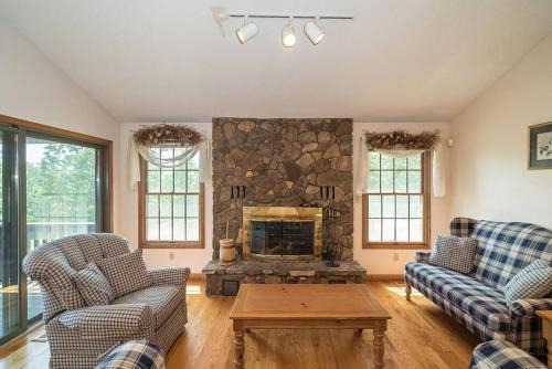 Bonne Terre Casa | NATURE RETREAT "100 Acres Private Property"