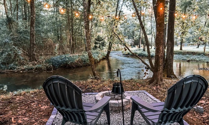 Cave Spring Cabina | Nature's Cedar Creek Getaway