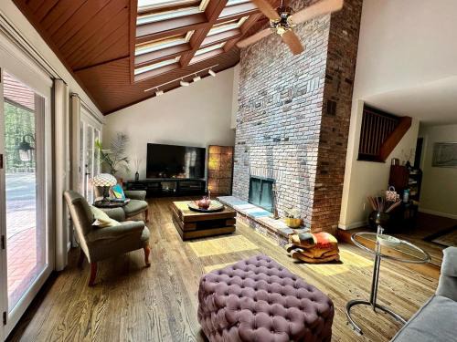 Bethlehem Village Casa | Nature's Nest - Woodland Retreat - Fireplace - Quiet and Cozy
