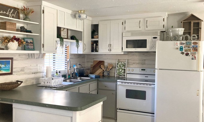 Citrus Springs Casa | Nature's Nook -10 Minutes To Rainbow Springs! Rural, Fire Pit, Screened In Porch