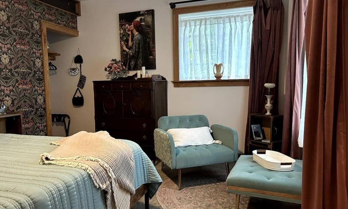 Hermann Apartamento | Zia, Hermann a private cozy 1-bedroom suite, 3 minutes to Hermann & the fun!