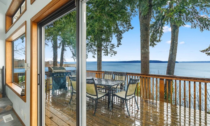Brinnon Casa | Nature's Paradise Hood Canal 5 b / r duerme 12 Waterfront Home w / Fantastic Views