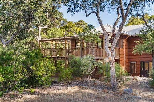 Eagle Bay Casa | Nature's Retreat Eagle Bay