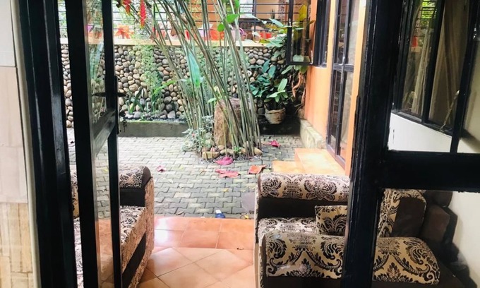 Kampala Cama Y Desayuno | Natures Guesthouse