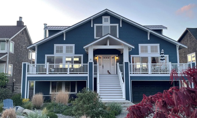 Freeland Casa | Nature’s Nook-Nestled Near Beach and Deer Lagoon 3-bedroom house, Freeland