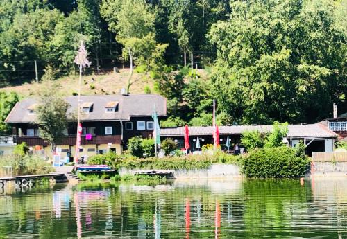 Seekirchen am Wallersee Cama Y Desayuno | Naturfreundehaus Wallersee