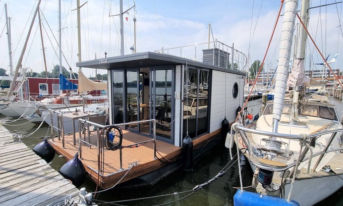 Schleswig Alquiler De Eote | Naturnaher Urlaub auf Hausboot Aava mit Dachterrasse in Schleswig