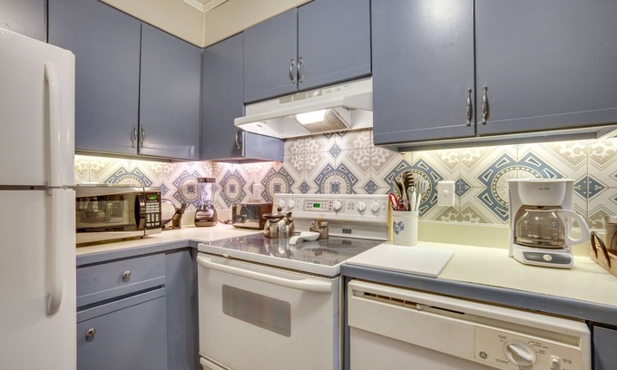 Beaufort Apartamento | Nautical Beaufort Gem w/ Gas Grill, 3 Mi to Dtwn!