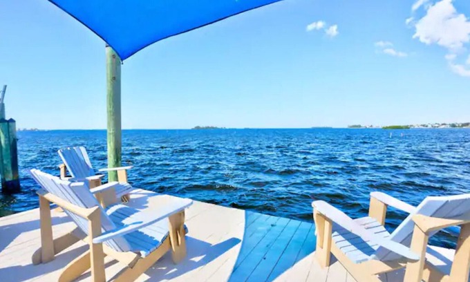 Dunedin Condominio | Nautical Landings West close to Honeymoon Island and dock access!