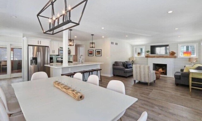 Indian Hills Casa | Nautical Nest |Rentals by the Month |Lake Access |Dogs Permitted |3 Seasons Room |Yard w/Fire Pit